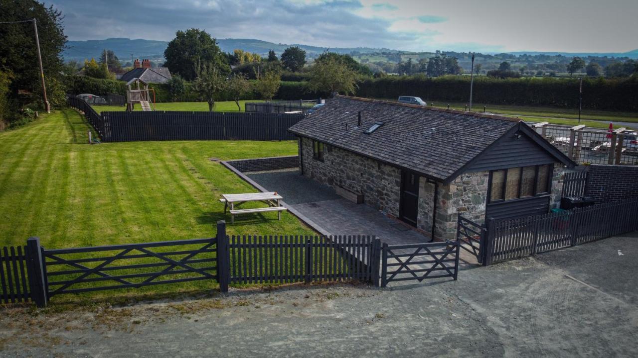 Smithy Cottage Berriew Exterior photo